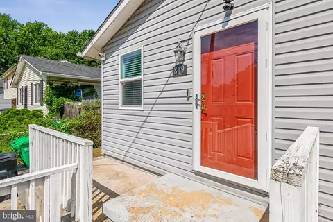 Exterior - 819 Clovis Ave, Capitol Heights, MD 20743 photo 1 of 3