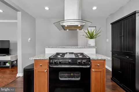 Kitchen - 819 Clovis Ave, Capitol Heights, MD 20743 photo 4 of 5