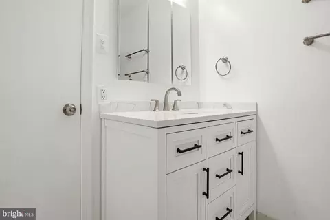 Bath - 11910 Callow Ter, Laurel, MD 20708 photo 3 of 3