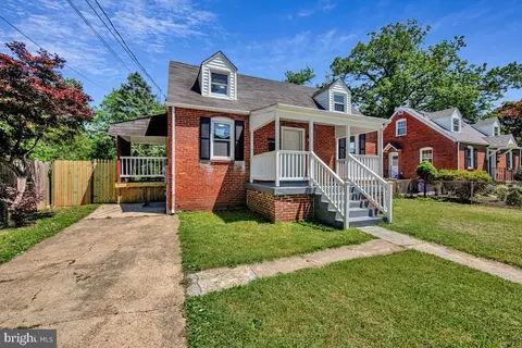 9035 48th Pl, College Park, MD 20740