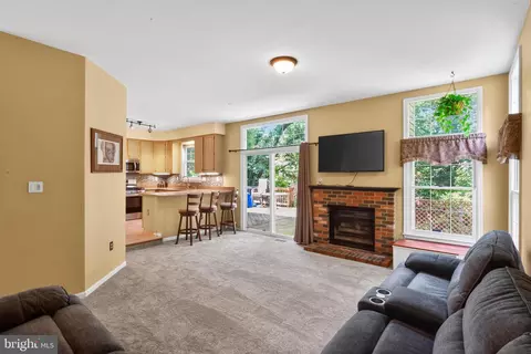 Living - 9110 Tallfield Ct, Lanham, MD 20706 photo 1 of 4