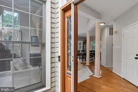 Entry Way - 9110 Tallfield Ct, Lanham, MD 20706 photo 4 of 4