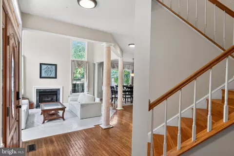 Entry Way - 9110 Tallfield Ct, Lanham, MD 20706 photo 3 of 4
