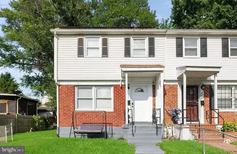 5911 Shoshone Dr, Oxon Hill, MD 20745