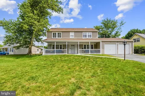 12211 Wynmore Ln, Bowie, MD 20715
