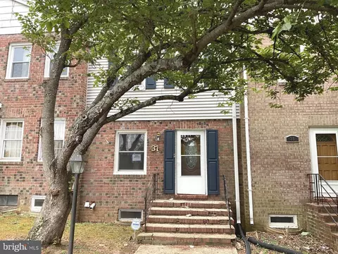 37 Watkins Park Dr #19, Marlboro, MD 20774