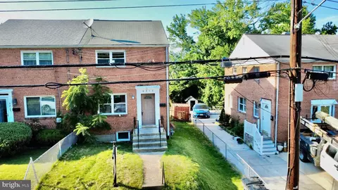 6212 Carters Ln, Riverdale, MD 20737