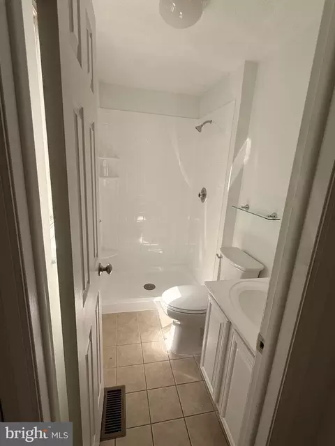 Bath - 13514 Steeplechase Dr, Bowie, MD 20715 photo 3 of 3
