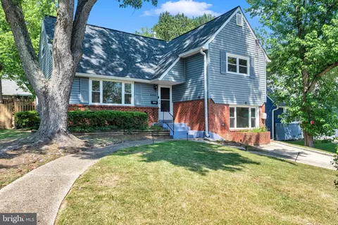 6004 Mustang Pl, Riverdale, MD 20737