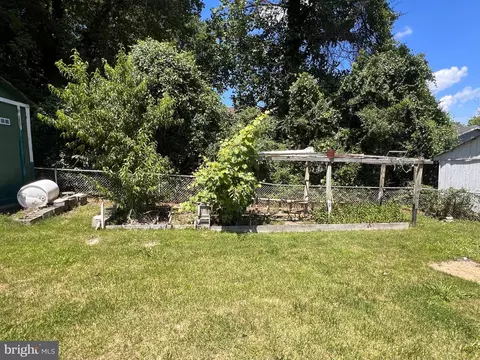 Exterior - 8804 Mchenry Ln, Lanham, MD 20706 photo 2 of 3