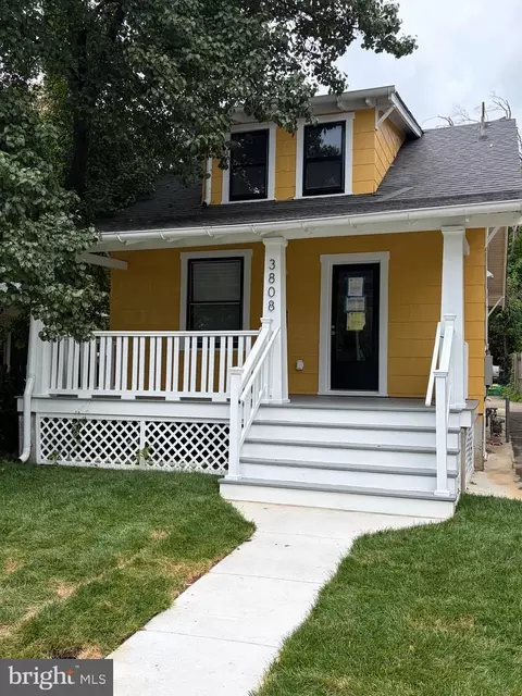 3808 33rd St, Mount Rainier, MD 20712