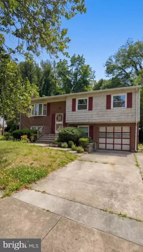 16605 Village Dr W, Marlboro, MD 20772