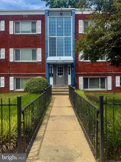3825 Hamilton St #C-304, Hyattsville, MD 20781