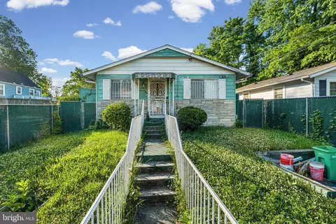 806 Clovis Ave, Capitol Heights, MD 20743