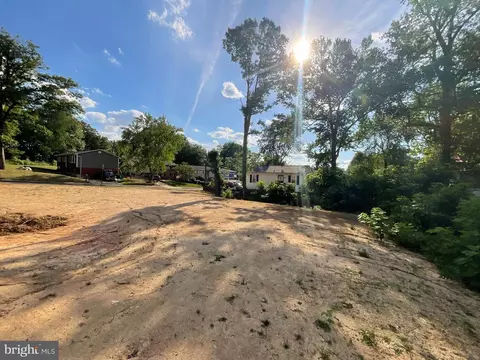 303 Elmleaf Ave, Capitol Heights, MD 20743 photo 7