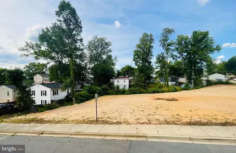 303 Elmleaf Ave, Capitol Heights, MD 20743 photo 5