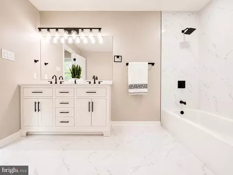 Bath - 11102 Hudee Ct, Bowie, MD 20721 photo 4 of 6