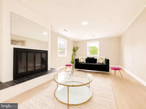 Living - 11102 Hudee Ct, Bowie, MD 20721 photo 4 of 5