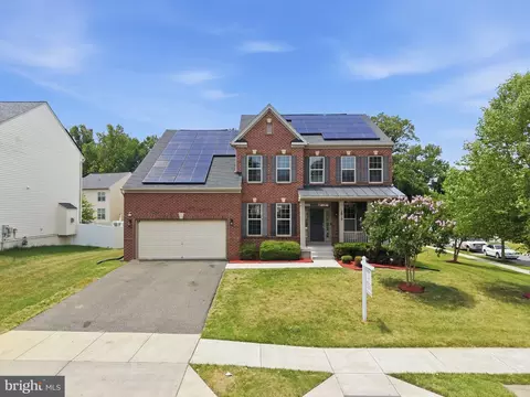 2812 Trotter Park Ln, Lanham, MD 20706