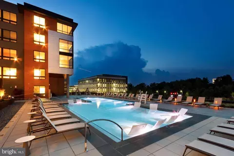 145 Riverhaven Dr #503, Oxon Hill, MD 20745