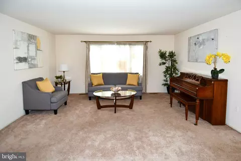 Living - 1030 Kings Tree Dr, Bowie, MD 20721 photo 1 of 8