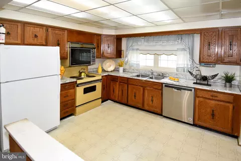 Kitchen - 1030 Kings Tree Dr, Bowie, MD 20721 photo 1 of 2