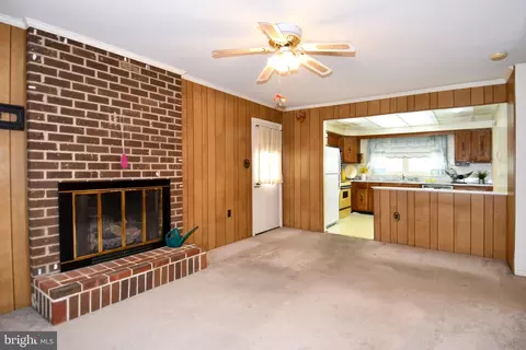 Living - 1030 Kings Tree Dr, Bowie, MD 20721 photo 4 of 8