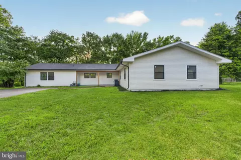 Exterior - 9200 Pleasant Ct, Laurel, MD 20708 photo 5 of 10
