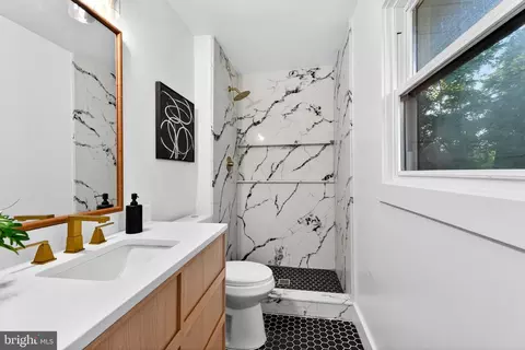 Bath - 9200 Pleasant Ct, Laurel, MD 20708 photo 3 of 5