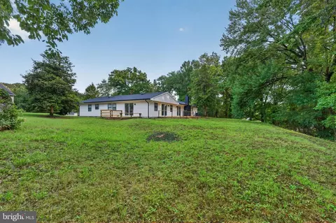 Exterior - 9200 Pleasant Ct, Laurel, MD 20708 photo 6 of 10