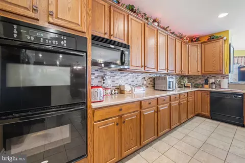 Kitchen - 7207 Sudley, Brandywine, MD 20613 photo 3 of 5