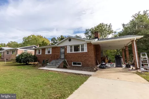 6911 Groveton Dr, Clinton, MD 20735