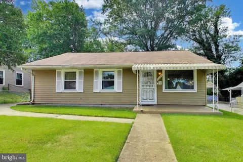 1105 Wentworth Dr, Oxon Hill, MD 20745