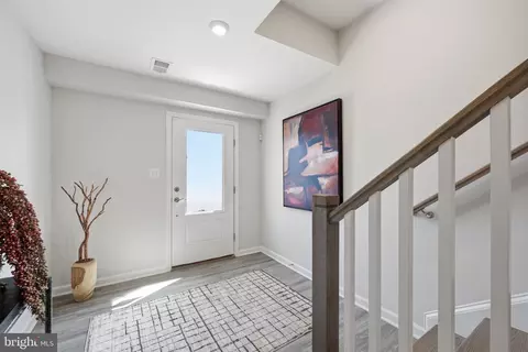 Entry Way - 7513 Braun St, Laurel, MD 20707 photo 3 of 14