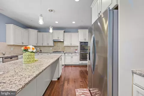 Kitchen - 6102 Oglethorpe Mill Dr, Brandywine, MD 20613 photo 5 of 6