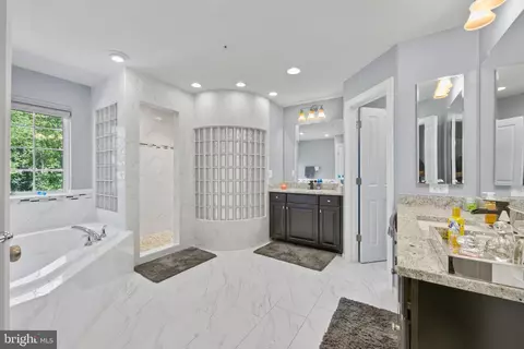 Bath - 6102 Oglethorpe Mill Dr, Brandywine, MD 20613 photo 1 of 8