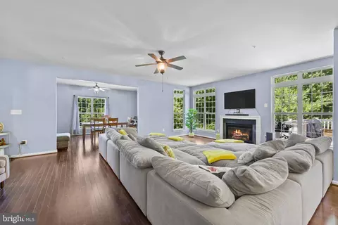 Living - 6102 Oglethorpe Mill Dr, Brandywine, MD 20613 photo 2 of 2