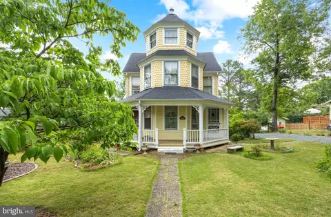 5804 Ruatan St, College Park, MD 20740