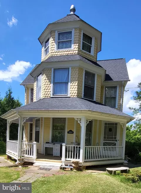 5804 Ruatan St, College Park, MD 20740