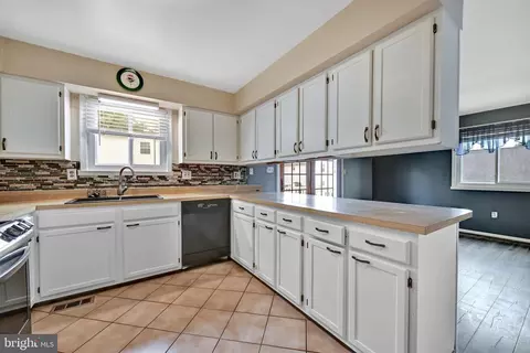 Kitchen - 1409 2nd St, Lanham, MD 20706 photo 4 of 4