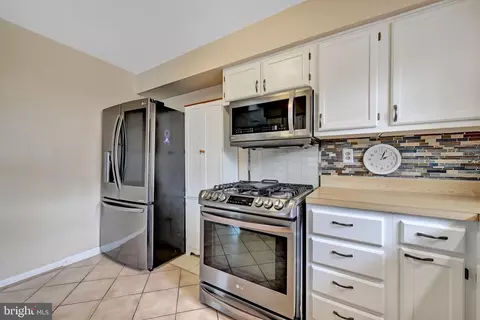 Kitchen - 1409 2nd St, Lanham, MD 20706 photo 3 of 4