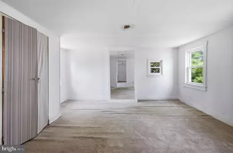 Bedroom - 17501 Watershed Dr, Marlboro, MD 20772 photo 2 of 4