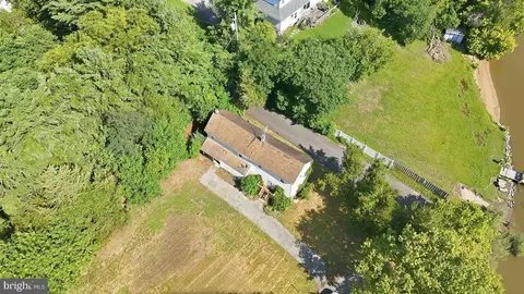 View/Area - 17501 Watershed Dr, Marlboro, MD 20772 photo 9 of 13