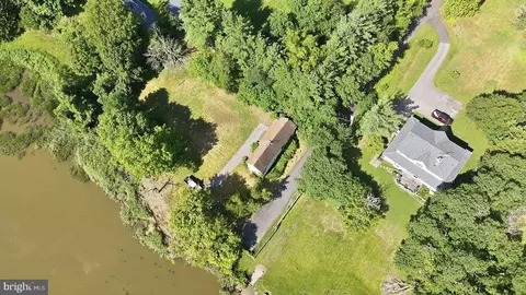View/Area - 17501 Watershed Dr, Marlboro, MD 20772 photo 8 of 13