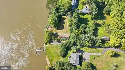 View/Area - 17501 Watershed Dr, Marlboro, MD 20772 photo 5 of 13