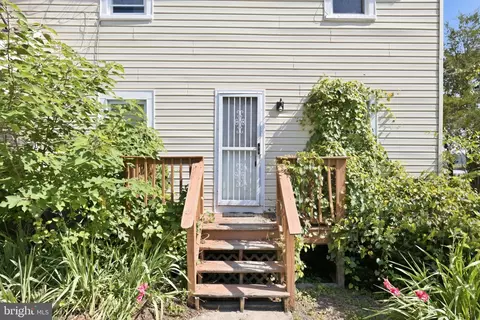 Exterior - 17501 Watershed Dr, Marlboro, MD 20772 photo 3 of 9