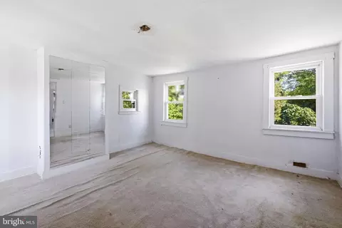 Bedroom - 17501 Watershed Dr, Marlboro, MD 20772 photo 3 of 4