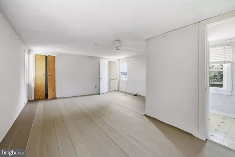 Bedroom - 17501 Watershed Dr, Marlboro, MD 20772 photo 4 of 4