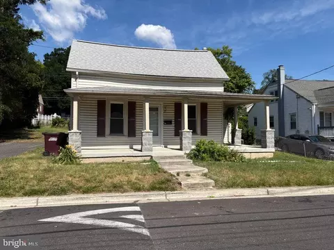 725 Mentor Ave, Capitol Heights, MD 20743