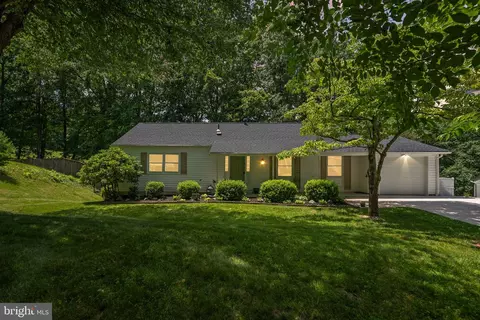 9805 Tam O Shanter Dr, Marlboro, MD 20772